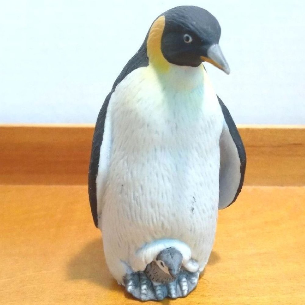 Lefton vintage penguin figurine